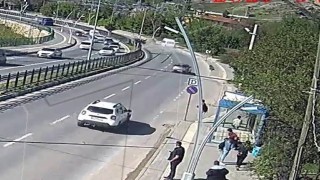 Tuncelideki kaza anı güvenlik kameralarına yansıdı