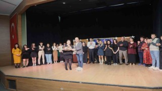 Turgutluda sahnelenen ‘Yakından kumanda 2 yoğun ilgi gördü