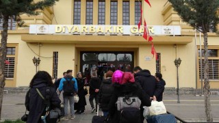 Turistik Diyarbakır Ekspresiyle gelen ziyaretçiler kenti öve öve bitiremedi