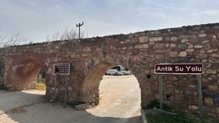 Turistler, Osmanlı Dönemine ait mezar taşı buldu