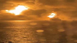 Türk denizciler Kızıldenizde bombardımanın ortasında kaldı