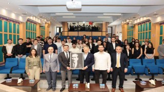 Üniversiteli gençler Denizli OSB Yönetim Kurulu Başkanı Derya Baltalı ile buluştu