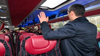 Uşaktan Çanakkaleye gidecek ilk öğrenci kafilesi uğurlandı