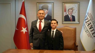 Vali Çerber, 23 Nisanda koltuğunu devretti