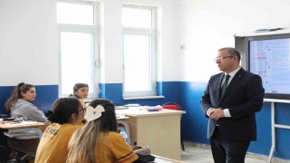 Vali Polatın okul ziyaretleri devam ediyor