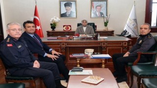 Vali Yiğitbaşı: Bayram tatilinde Afyonkarahisardan 5 milyon 860 binin üzerinde araç geçişi oldu
