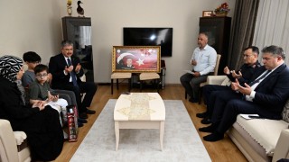 Vali Yılmaz’dan Şehit Ailesine Anlamlı Ziyaret