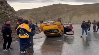 Van-Hakkari karayolunda trafik kazası: 2 yaralı