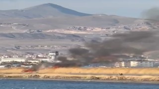 Vanda sazlık alanda yangın