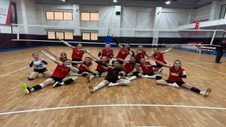 Vanlı voleybolcular bölge şampiyonu oldu