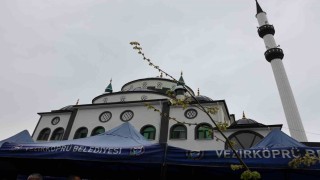 Vezirköprüde yeni cami ibadete açıldı