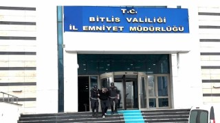 Yabancı uyruklu şahsın ayakkabısından uyuşturucu çıktı