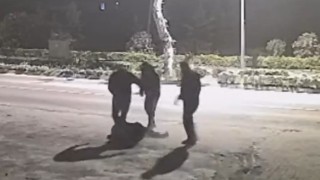 Yalovada 4 kişinin saldırısına uğrayan genç defalarca bıçaklandı