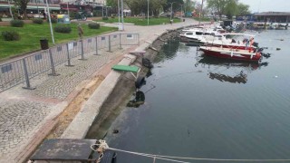 Yalovada çöken balıkçı barınağı risk taşıyor