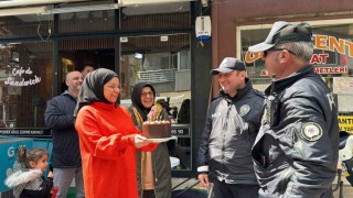 Yalovada kavga ihbarına giden polislere pasta sürprizi