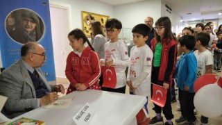 Yalvaç Ural Büyükçekmeceli çocuklarla buluştu