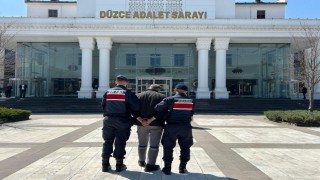 Yangın şüphelisi çalılık alanda yakalandı