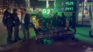 Yaya geçidinden geçen kadına otomobil çarptı