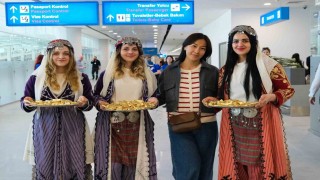 Yenilenen Antalya Havalimanı ilk yolcularını karşıladı