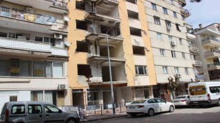 Yıkım için boşaltıldı 5 yıldır tehlike saçıyor