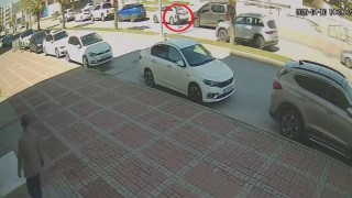 Yola fırlayan 7 yaşındaki çocuğa otomobil çarptı