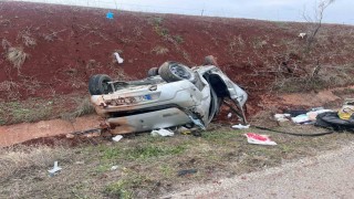 Yoldan çıkan otomobil takla attı: 4 yaralı