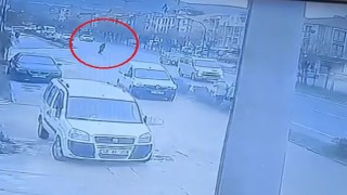 Yoldun karşısına geçerken otomobilin çarptığı yaşlı adam hayatını kaybetti