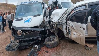 Yüksekovada trafik kazası: 4 yaralı