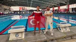 Yüzmede altın madalya Denizlinin oldu