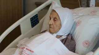 104 yaşındaki hasta, kalp ameliyatıyla sağlığına kavuştu