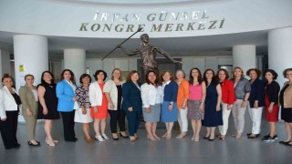 16 üniversitenin hemşirelik fakültesi dekanları Kıbrısta toplandı