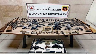 18 ruhsatsız tabanca ve av tüfeği ele geçirildi