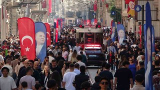 19 Mayısta Taksim Meydanı ve çevresi Türk bayraklarıyla donatıldı