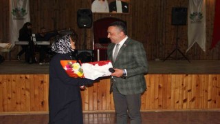 26 yıldır gözü gibi baktığı engelli oğlunu kaybeden anne, ‘Yılın Annesi seçildi