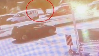 3 kişinin hayatını kaybettiği silahlı saldırı kamerada