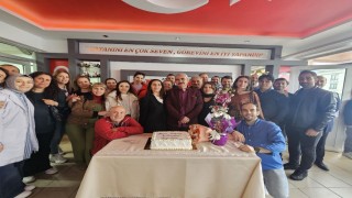 43 yıllık eğitimci emekliliğe böyle uğurlandı