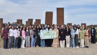 65 ilden bin 600 öğrenci Cumhurbaşkanlığı Külliyesinde ağırlandı