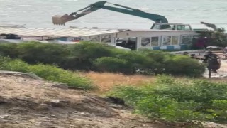 Adana Karataşta baraka restoranlar yıkılıyor