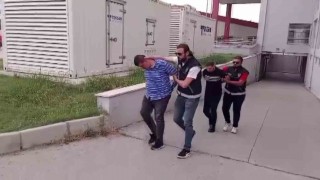 Adanada tefecilik ve silah ticareti operasyonu: 2 tutuklama