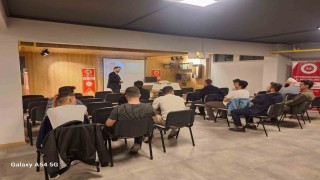 Afyonkarahisarda Baba Okulu seminerine katılanlara belge takdimi