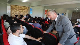 Ağrı Milli Eğitim Müdürü Kökrekten YKS öğrencilerine moral ziyareti
