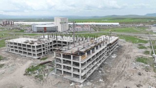 Ağrıda Kadın Doğum ve Çocuk Hastanesi inşaatı sürüyor