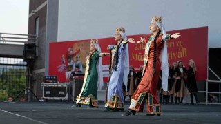 Alanyada 2ncisi düzenlenen Uluslararası Halk Dansları ve Müzik Festivaline yoğun ilgi