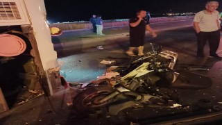 Otobüse Çarpan Motosikletli Hayatını Kaybetti