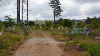 Alanyadaki mezarlıklarda Kurban Bayramı hazırlıkları başladı