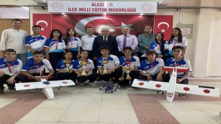 Alaşehir Anadolu İmam Hatip Lisesinden hava sporlarında büyük başarı