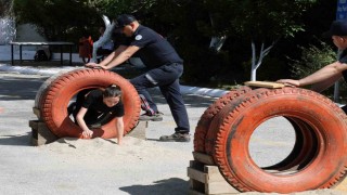 Alev savaşçısı olmak için komando eğitim parkurunda ter döktüler
