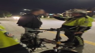 Alkollü bisiklet kullandı, 18 bin lira ceza yedi: Polis, Alkollü eşek bile kullanamazsın