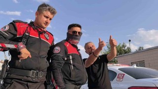 Alkollü sürücü ile polis arasındaki ilginç diyalog kamerada