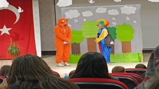 Altıntaşta çocuk tiyatrosu miniklerle buluştu